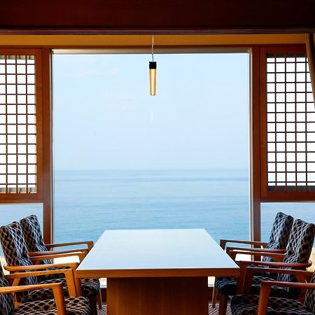 Отель Awaji Yumesenkei Sumoto Экстерьер фото
