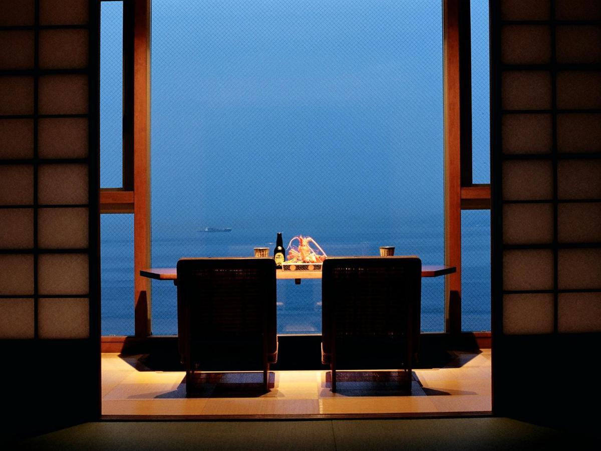 Отель Awaji Yumesenkei Sumoto Экстерьер фото