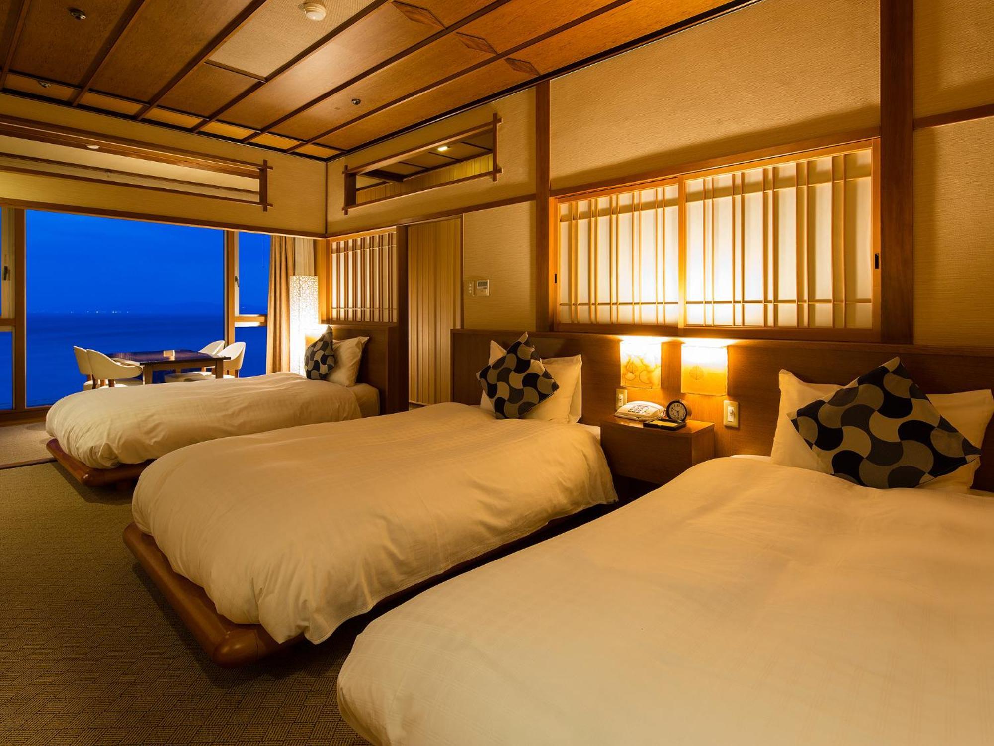 Отель Awaji Yumesenkei Sumoto Номер фото
